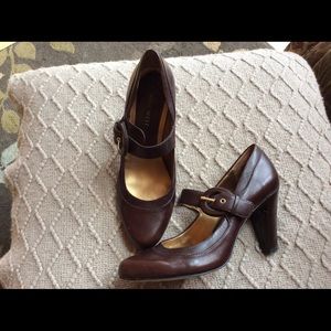 Nine West pumps